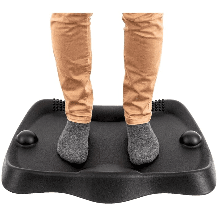 La alfombra antifatiga es esencial para trabajar parado de pie en tu standing desk. Te proporciona un inmenso alivio de presión para las articulaciones al ponerte de pie. Sentirás la diferencia de inmediato al usarlo. Tiene un diseño ergonómico con diferentes puntos de alivio de presión.