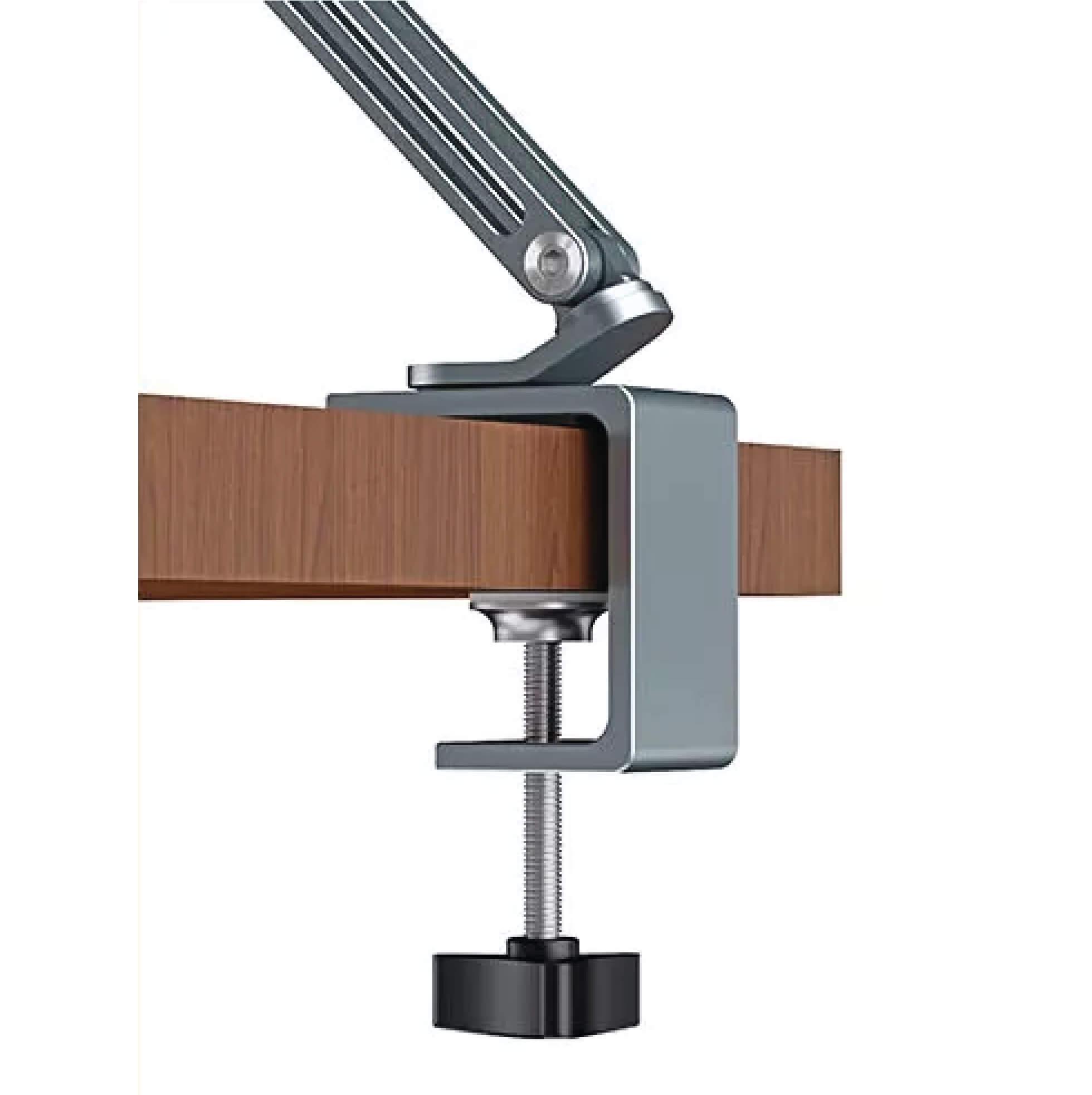 Brazo de aluminio ajustable para tablets o celulares.   Es altamente ajustable y puede rotar en 360 grados. Funciona con tSe adapta a cualquier sobre de mesa con su sistema de clamp on.  
