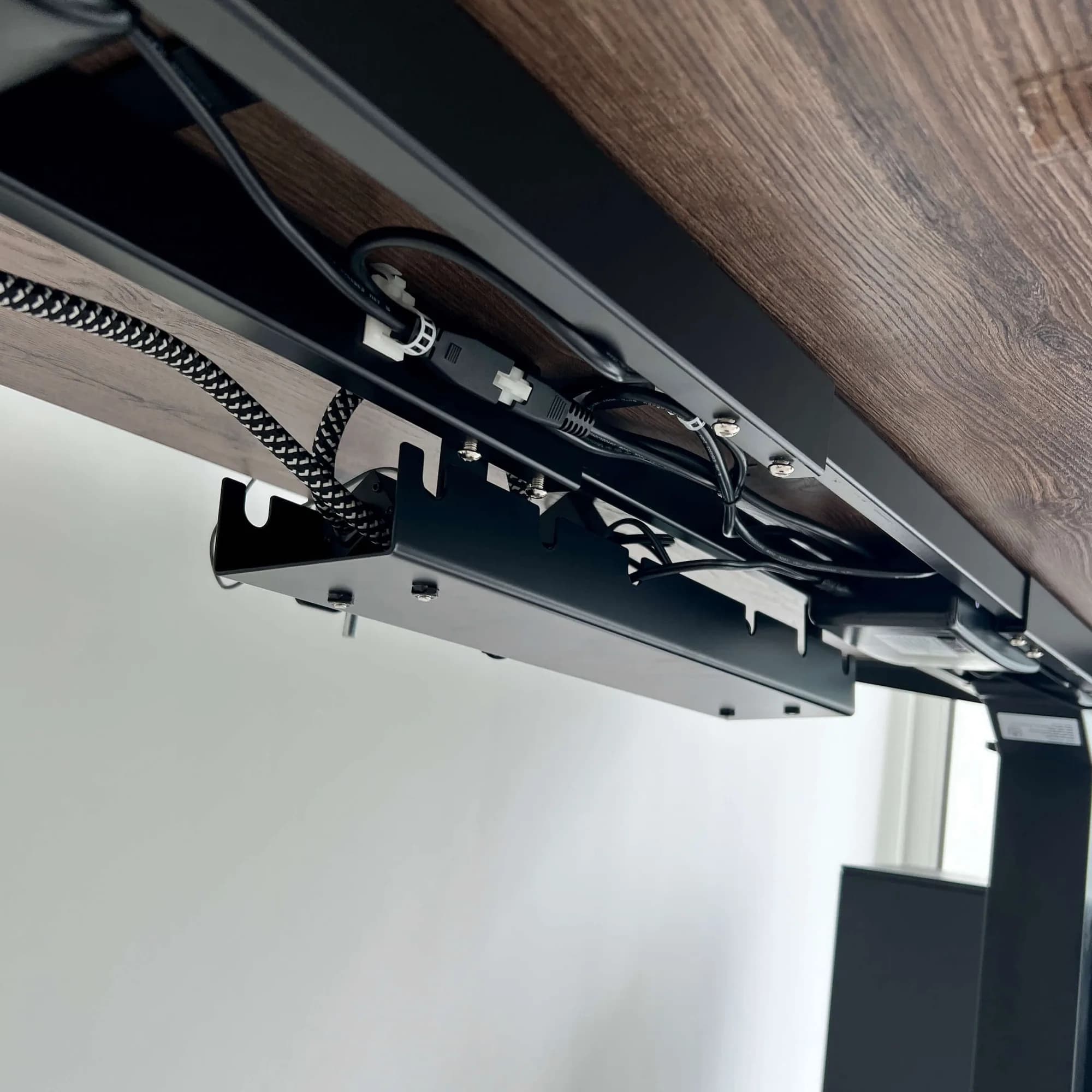 Bandeja organizadora de cables - Negro — imagen 3
